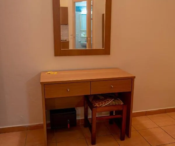 Angela Pefkos Apartament