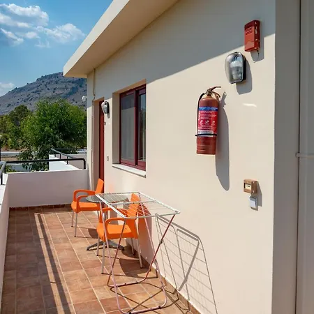 アパート Angela Pefkos