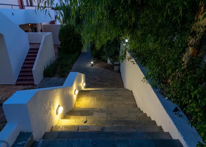 Angela Pefkos Πεύκος